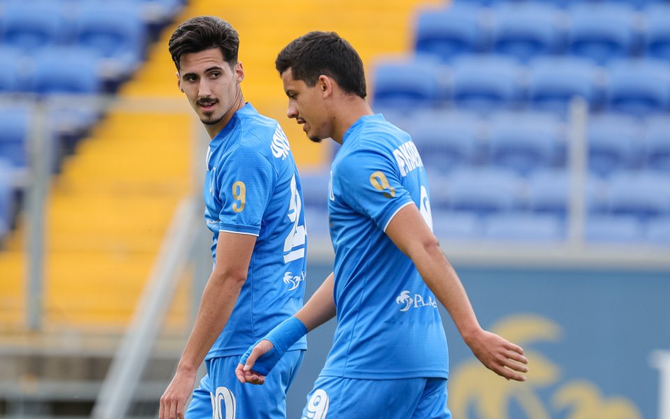 Левски надви Ботев Враца с резултат 2:0 в контролна среща, играна на