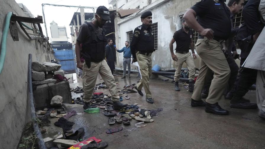 Единайсет души загинаха при блъсканица по време на раздаване на брашно в Пакистан