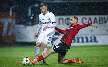 Локомотив София и Славия откриват 33 ия кръг на efbet  Лига със сблъсък