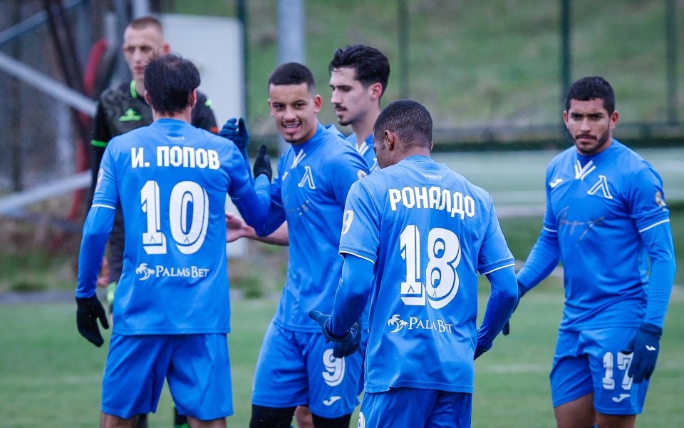 Левски спечели последната от трите си контроли в международната пауза.