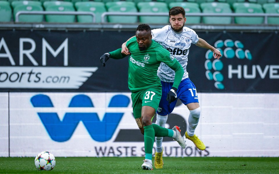 Отборите на Лудогорец и Спартак Варна играят при резултат 0:1 в