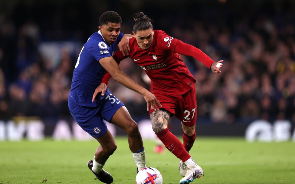 Челси и Ливърпул играят при резултат 0:0 в отложен мач от