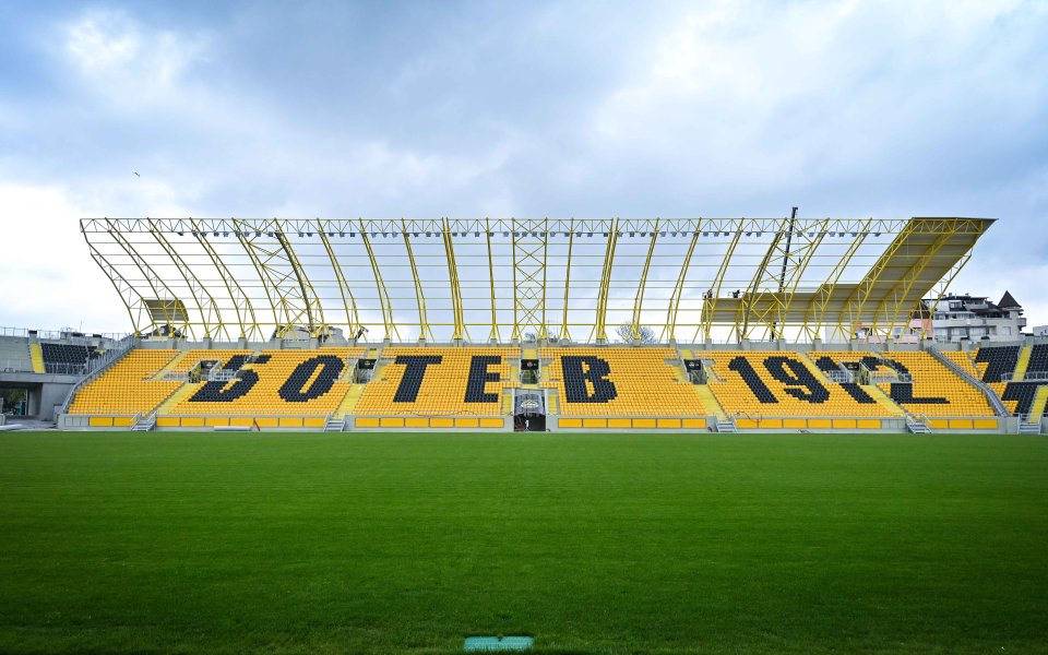 Команда ботев футбольная. Ботев пловдив лех. Ботев (футбольный клуб, пловдив). Ботев (футбольный клуб, пловдив). Ботев пловдив лех.