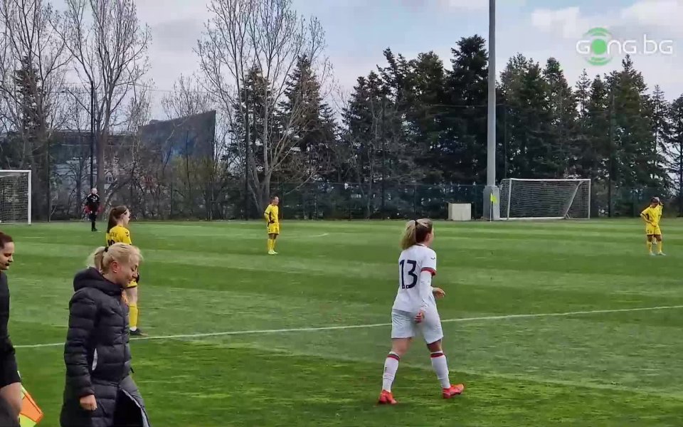 Александра Янева отбеляза за България срещу Литва за 1:0, а