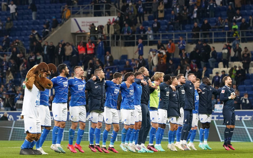 Близо 15 хиляди фенове на Шалке 04 пристигнаха в Зинсхайм