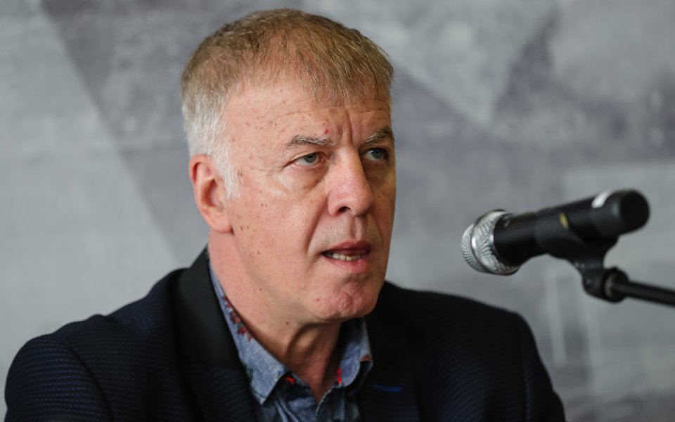 Мажоритарният собственик на Левски - Наско Сираков, получи още три