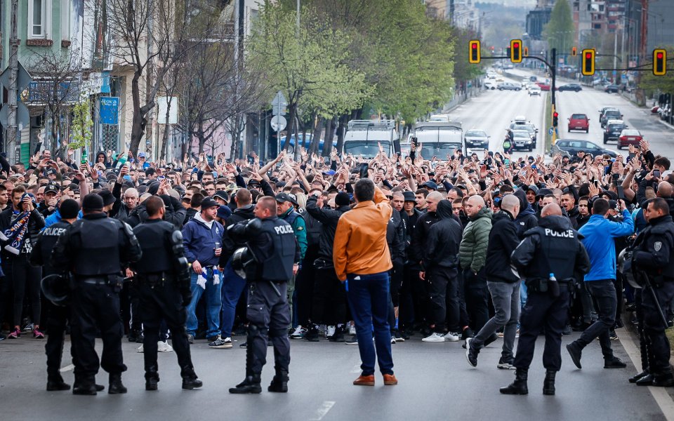 Феновете на Левски се подготвят за голямото дерби срещу ЦСКА