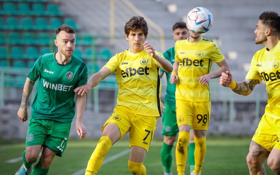 Талантът на Хебър Пазарджик – Стоян Стоичков, е бил наблюдаван