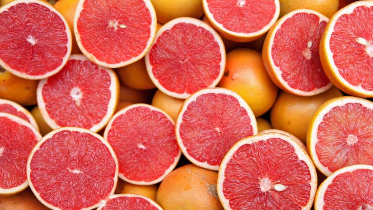 За да изгорите повече мазнини: как и кога да хапвате грейпфрут