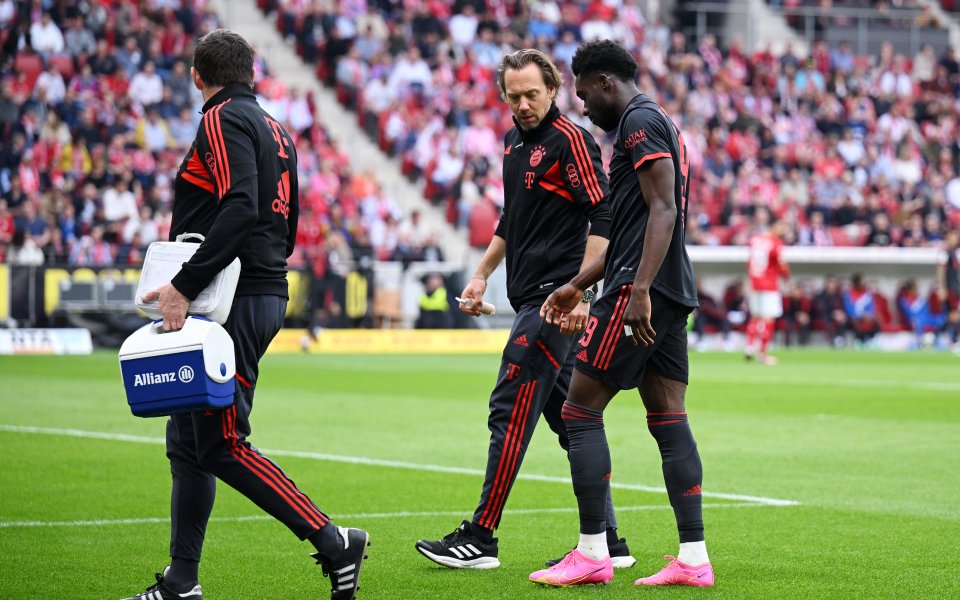 Алфонсо Дейвис е получил разтежение в изминалия мач срещу Майнц