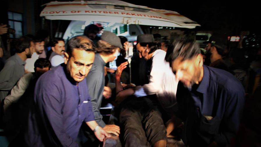 Седем убити и 44 ранени при атака в Пакистан
