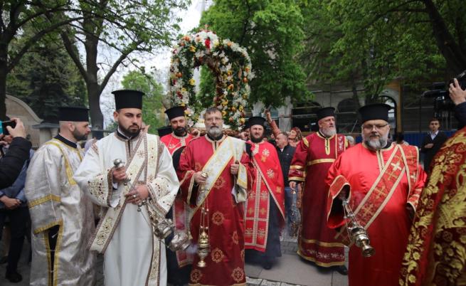 Частица от мощите на свети Георги пристигна в София