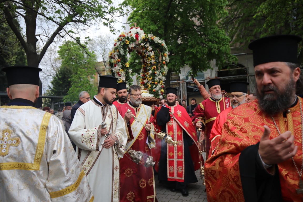 <p>Частица от мощите на свети Георги пристигна в София</p>