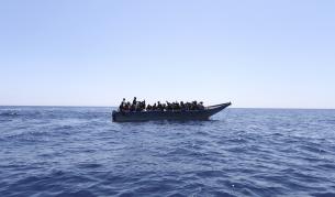 Лодка с мигранти потъна в Егейско море, има жертва