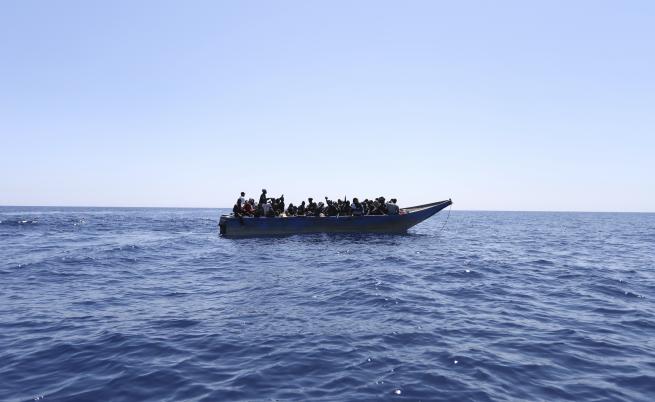 Лодка с мигранти потъна в Егейско море, има жертва