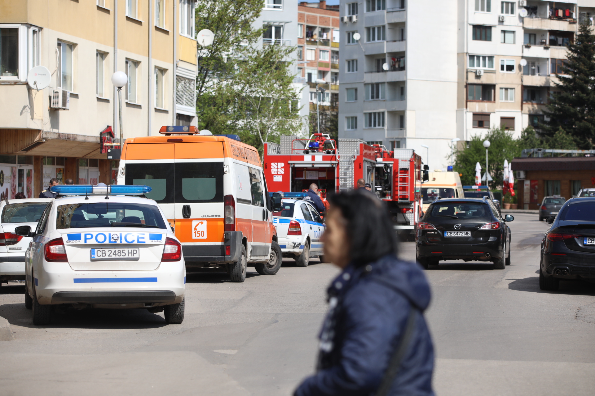 <p>Пожар избухна в жилищен блок в ж.к. Връбница 2 в София.</p>