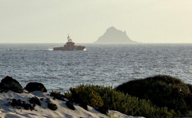 Лодка с мигранти се преобърна край Миконос, има загинали