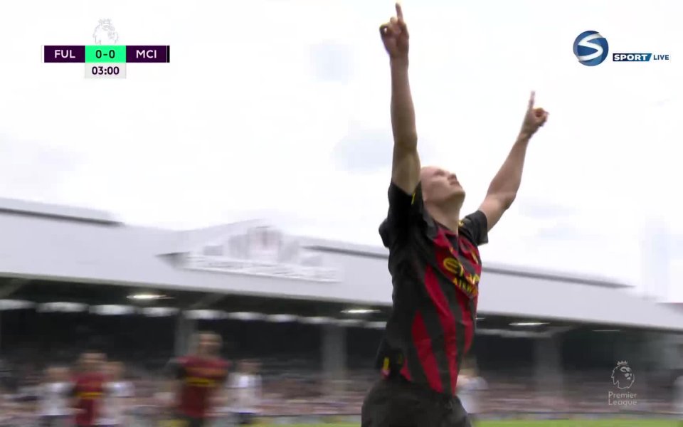 Още с първата си атака в мача, гостите получиха дузпа.