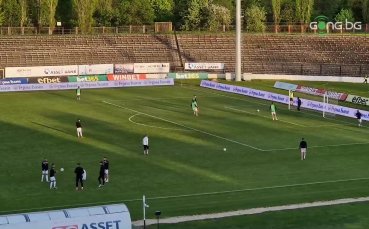 Отборите на Славия и Локомотив Пловдив трескаво загряват преди сблъсъка