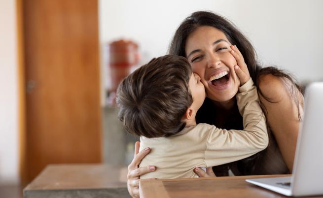 Съвети за щастливо майчинство: 9 стратегии за пълноценно родителство