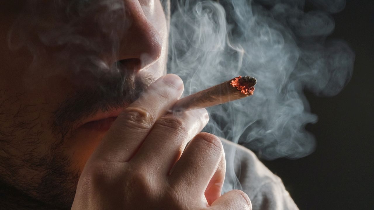 <p>Пушенето и наркотиците не са вредни само за тялото, те сериозно увреждат и мозъка.</p>