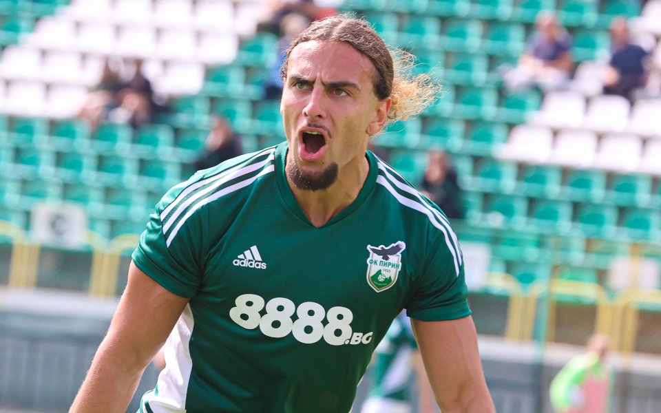 Отборите на Пирин и Ботев Пловдив играят при резултат 2:2