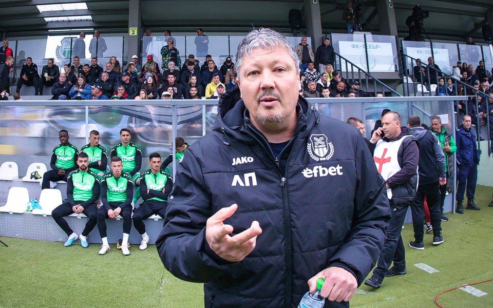 Любослав Пенев ще продължи да води Хебър и през новия