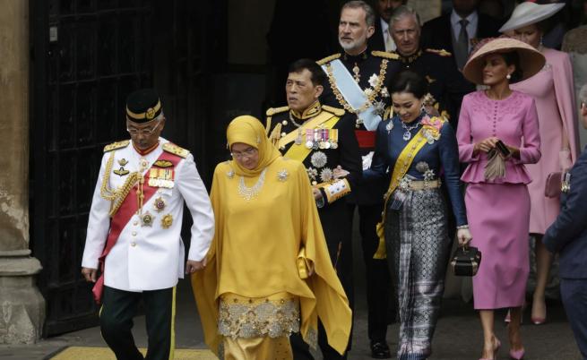 Кралска мода: Какво избраха да облекат гостите за коронацията на Чарлз III
