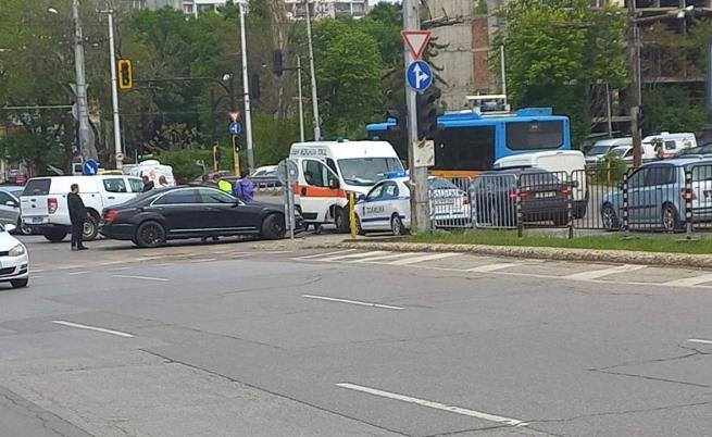 Тежка катастрофа между лек автомобил и колоездач на бул. „Сливница“