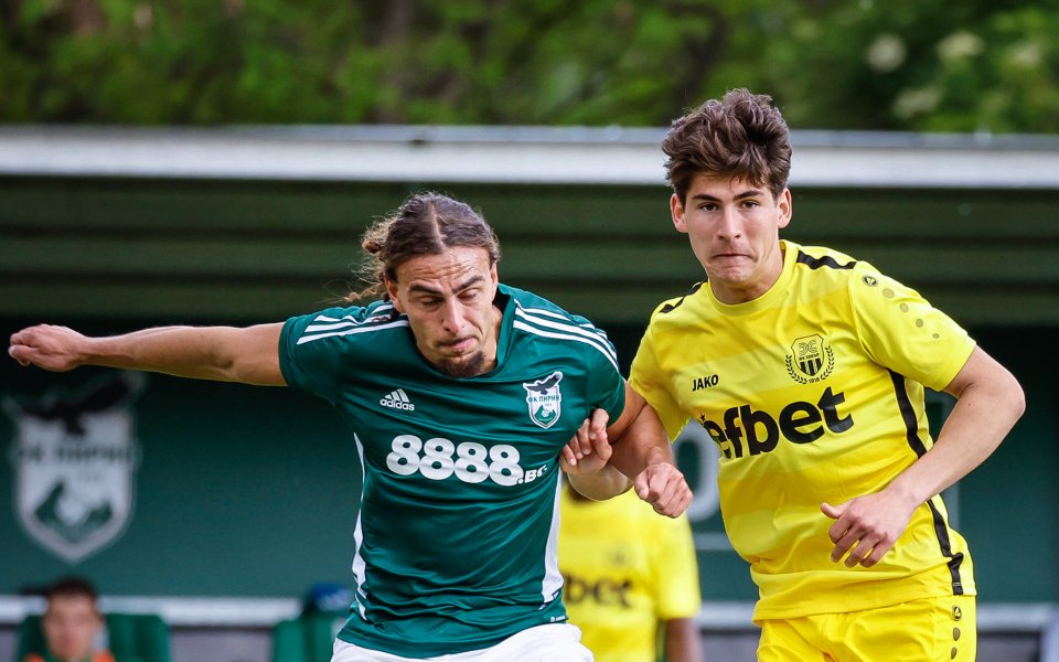 Пирин и Хебър играят при резултат 2:0 в мач от групата на