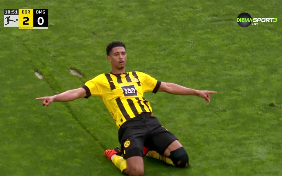 Дортмунд обаче удвои аванса си в 18-ата минута. Тогава Юлиан