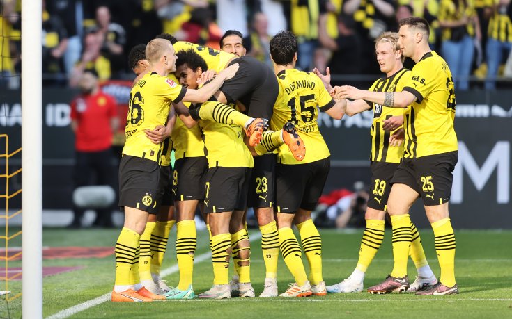 Дортмунд взе дербито с Гладбах след шоу със седем гола и не изпуска Байерн от поглед