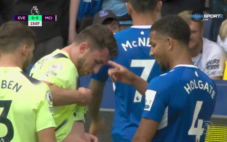 Аймерик Лапорт и Йери Мина по време на мача между