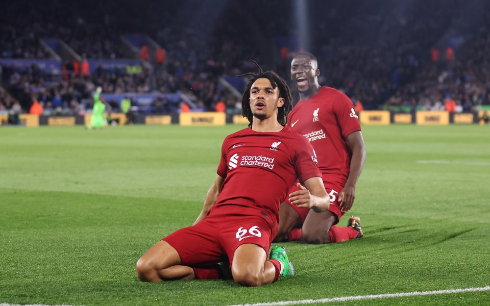 Отборите на Лестър и Ливърпул играят при резултат 0:3 в мач