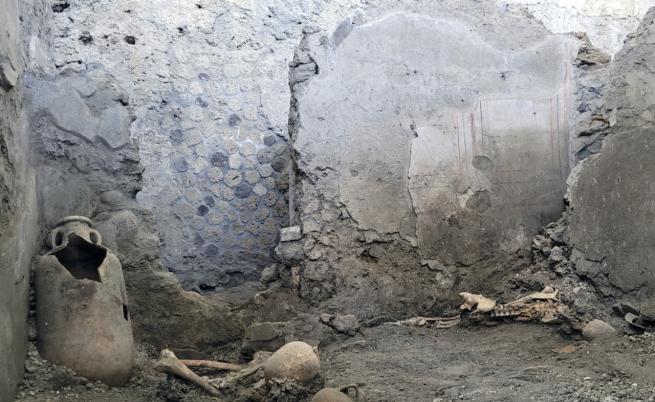 Откриха скелети на мъже, загинали при изригването на Везувий (СНИМКИ)