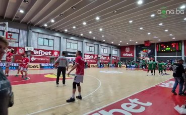 Баскетболните ЦСКА и Балкан загряват преди третия мач от полуфиналната
