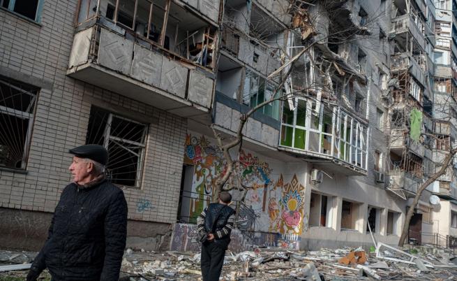 Въздушни атаки в Херсонска област и ДНР: Загинали са 8 души, сред тях и дете