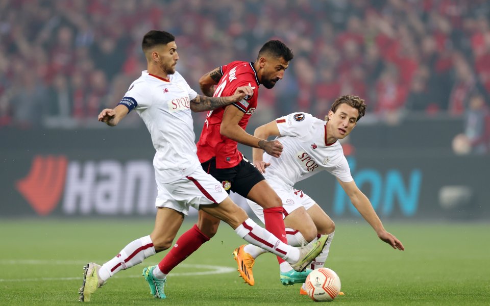 Байер Леверкузен и Рома играят при в полуфинален реванш от