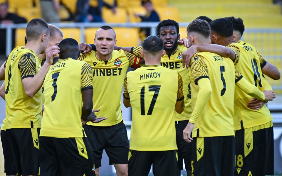 Отборът на Ботев Пловдив се завърна на Колежа след десет