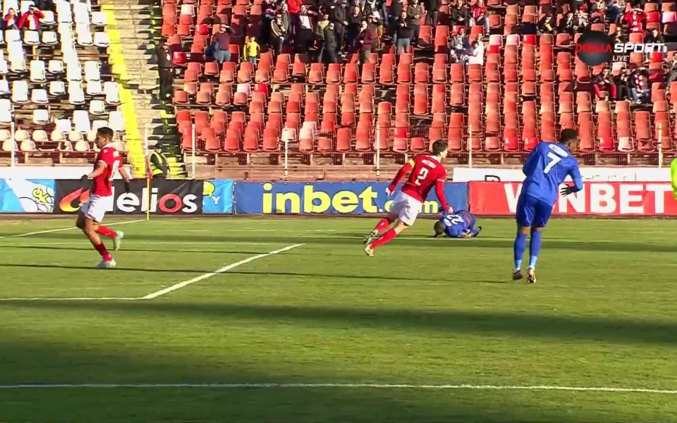 Нападателят на Спартак Варна - Жоао Марио, седмици наред се