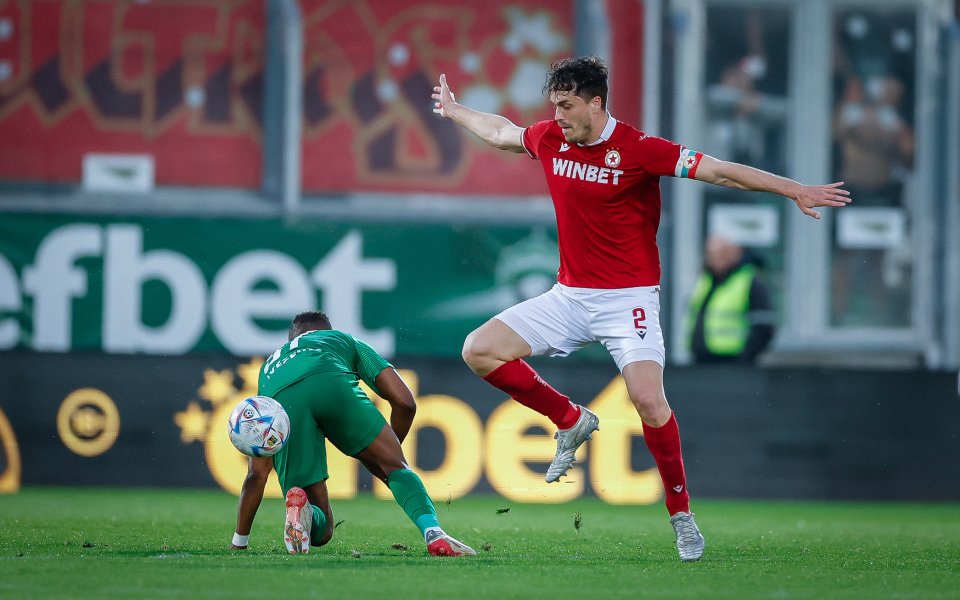 Капитанът на ЦСКА - Юрген Матай, говори пред медиите след