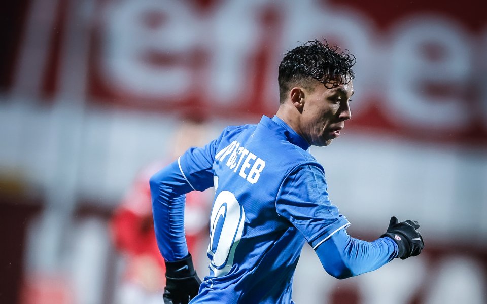 Гръцкият гранд Арис Солун е отправил официална оферта към белгийския