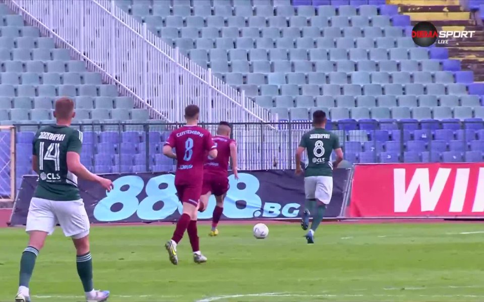 Септември София победи Пирин Благоевград с 2:0. Головете вкараха Валентин