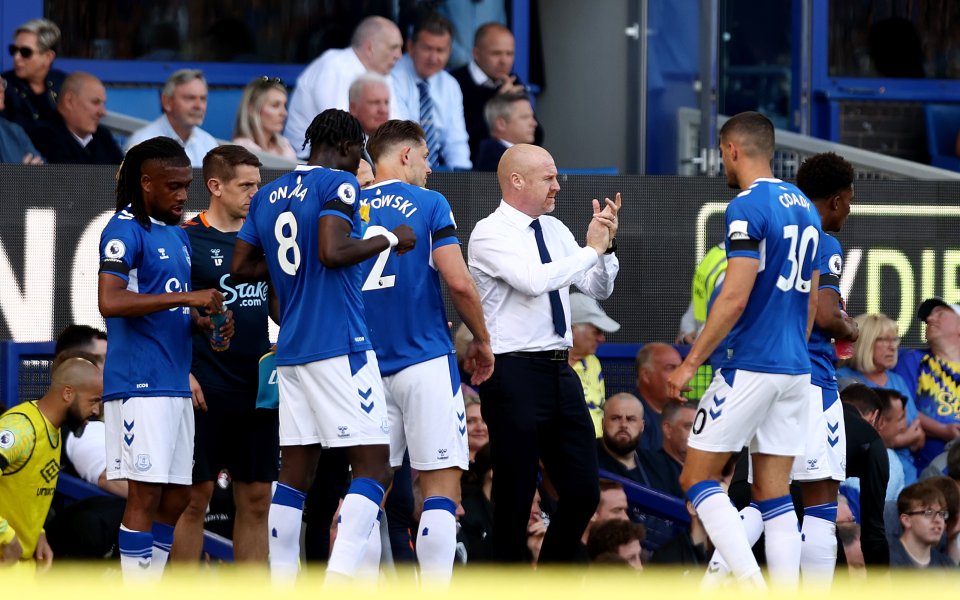 В Евертън изпратиха два кошмарни сезона. Тимът успя по изключително