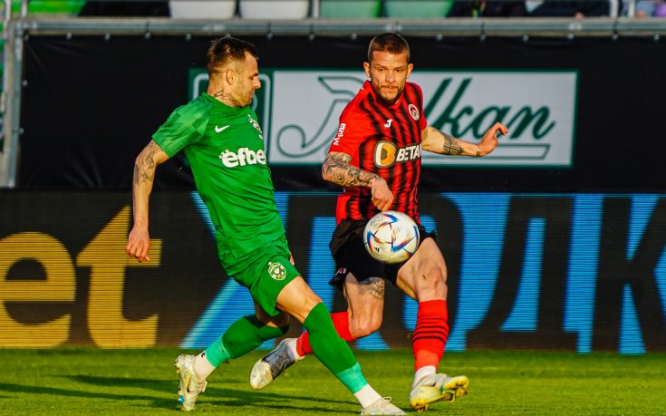 Кошмар на Левски подписа с футболист на Локомотив София