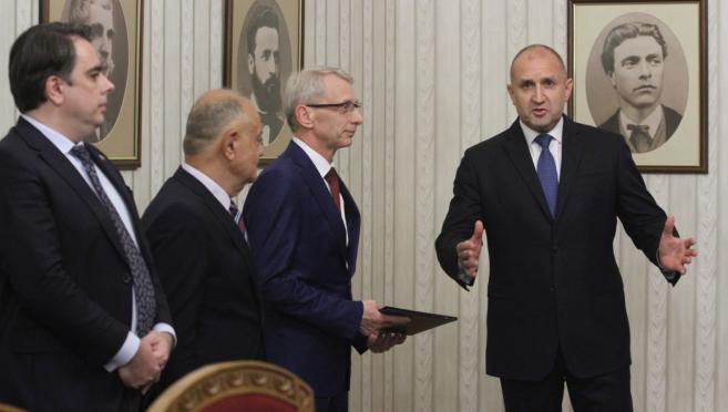 Президентът Румен Радев заяви, че мандатът е дискредитиран