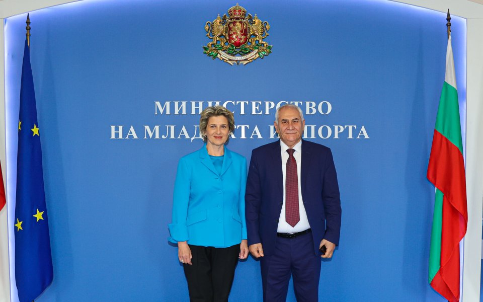 Министър Лечева се срещна с ръководството на Световната федерация по вдигане на тежести