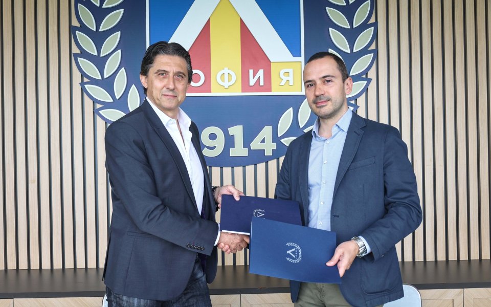 От Левски обявиха ново сътрудничество. То е с верига магазини за
