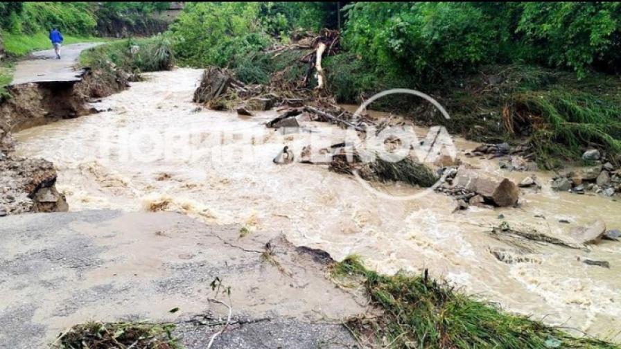 Бедствие в Северозападна България: Порои предизвикаха наводнения в няколко села