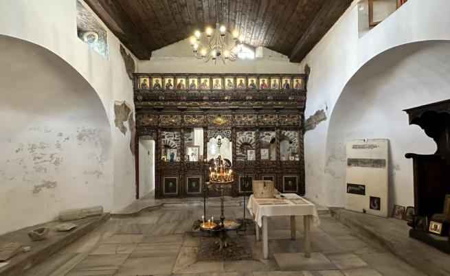  Остров Света Анастасия е едно от най-уникалните кътчета у нас. Изтъкано от митове и тайнственост, то събира хиляди туристи всяка година. 